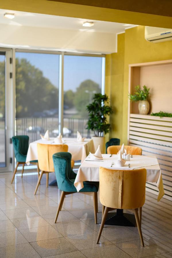 Euro Garni Hotel ベオグラード エクステリア 写真