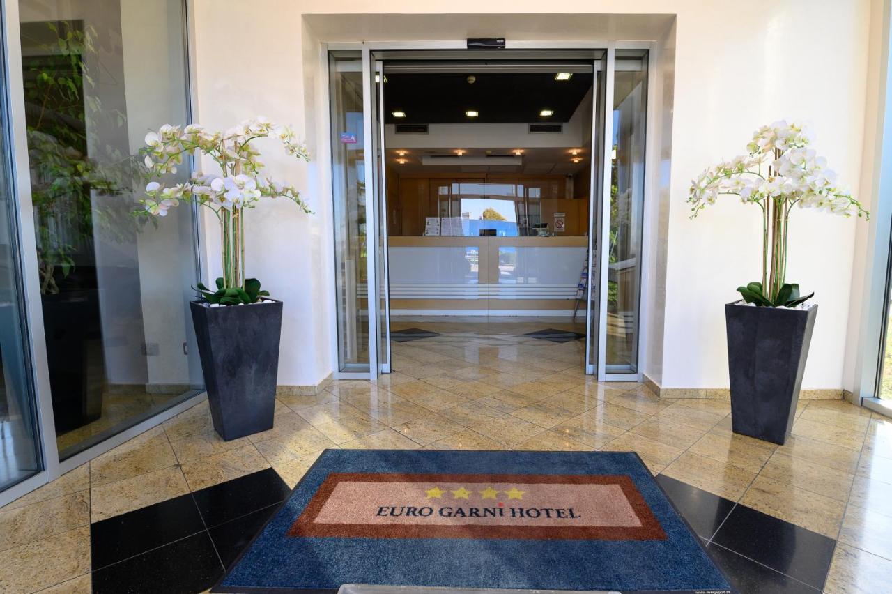 Euro Garni Hotel ベオグラード エクステリア 写真