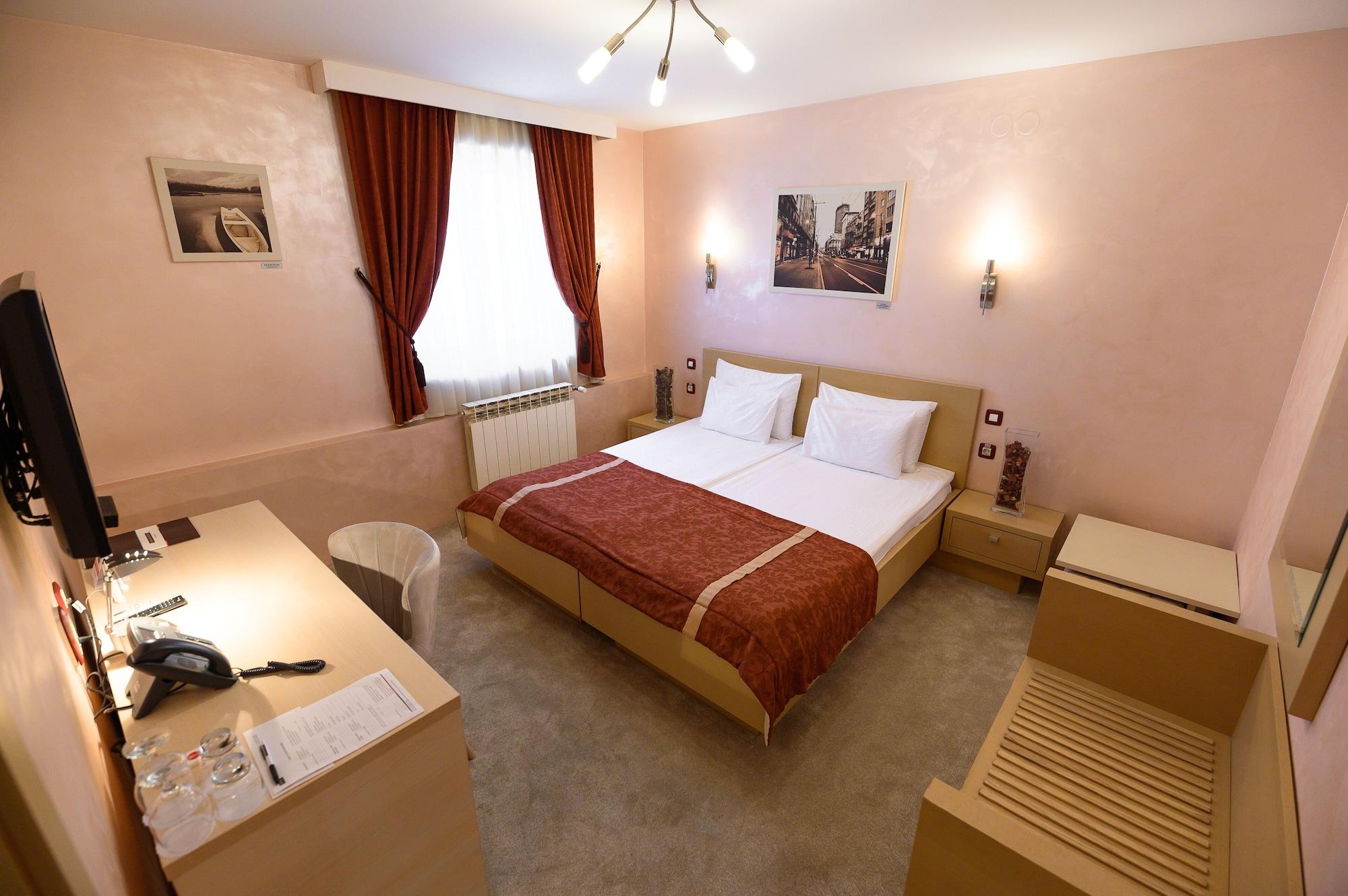 Euro Garni Hotel ベオグラード エクステリア 写真