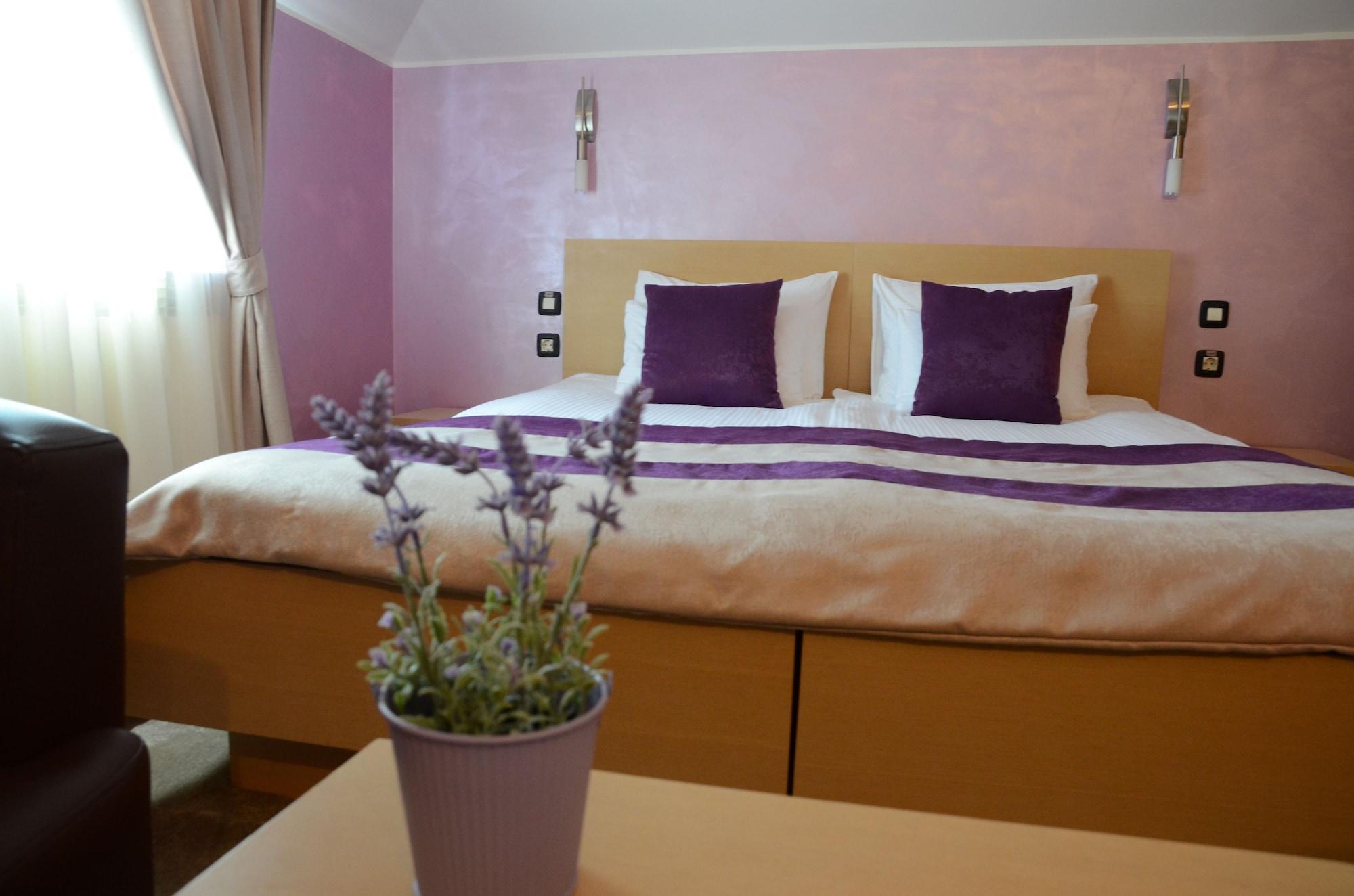 Euro Garni Hotel ベオグラード エクステリア 写真