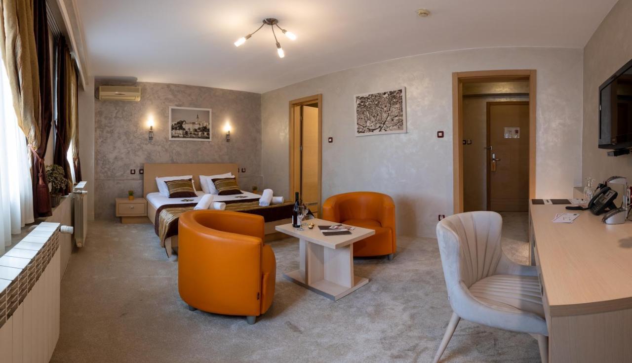 Euro Garni Hotel ベオグラード エクステリア 写真