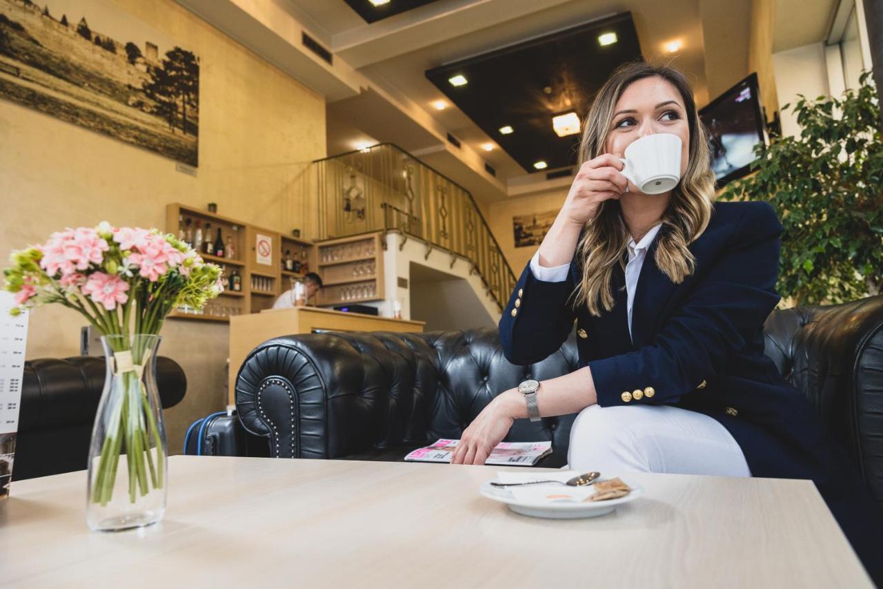 Euro Garni Hotel ベオグラード エクステリア 写真
