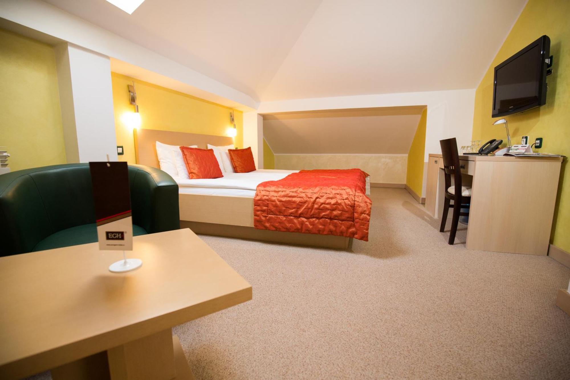 Euro Garni Hotel ベオグラード エクステリア 写真